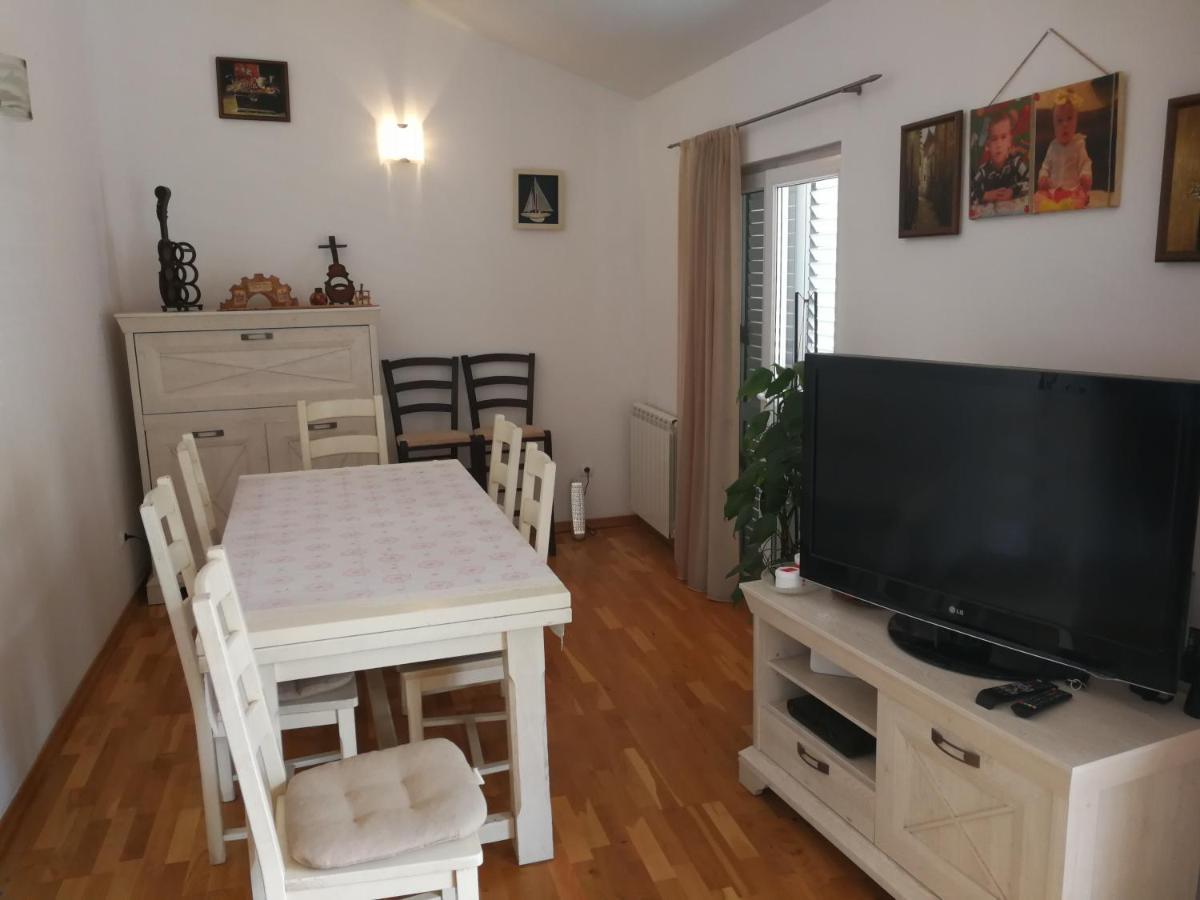 Tim Apartment โกตอร์ ภายนอก รูปภาพ